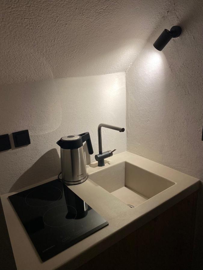 Ej Boutique Suites ميلينا المظهر الخارجي الصورة