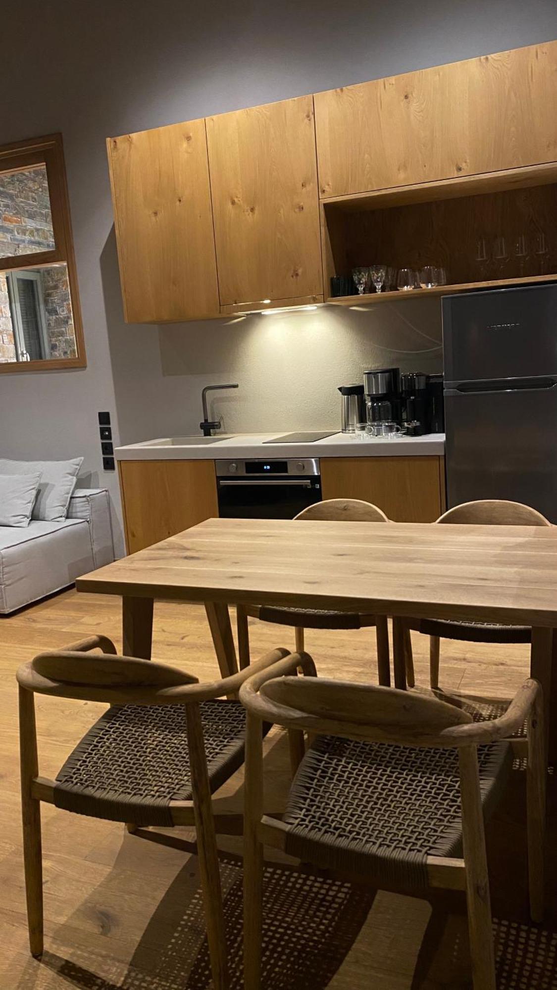 Ej Boutique Suites ميلينا المظهر الخارجي الصورة
